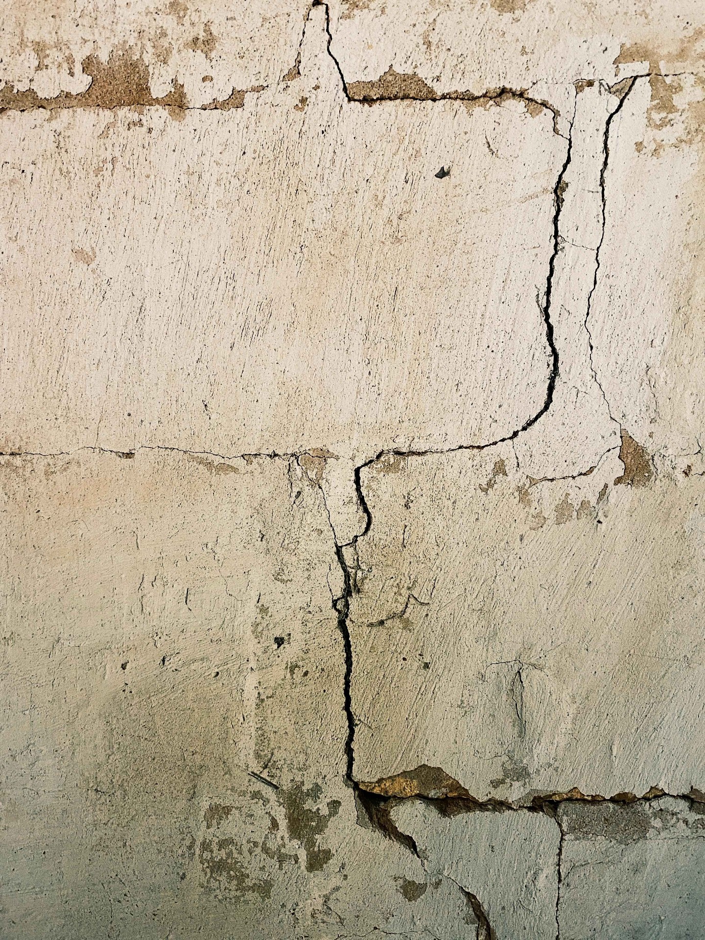 Stepped crack in masonry